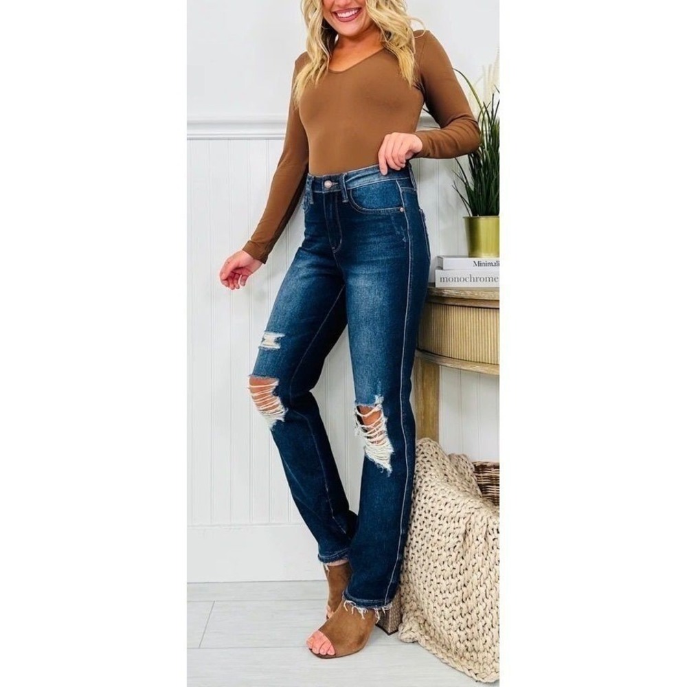 Judy Blue Mid Rise Heavy Destroy Straight Jeans 7/28 W:14 R:9 L:29.5